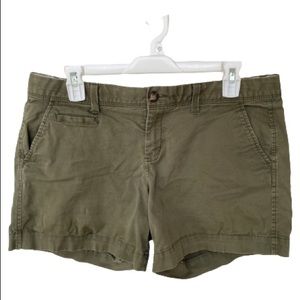 Old Navy Favorite Khaki’s Perfect 5” Shorts Sage Green